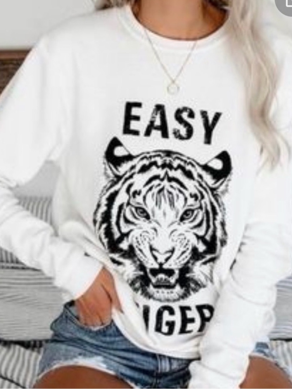 Vici Easy Tiger Graphic Sweatshirt - White